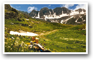 Couple enjoying the American Basin in Colorado